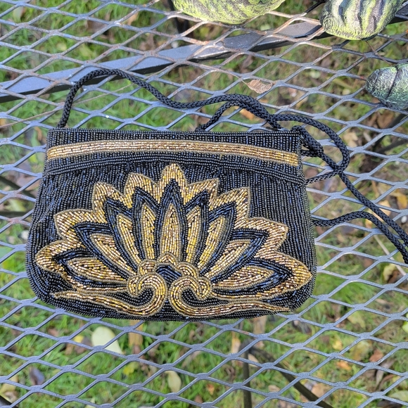 Vintage Hand Beaded Lotus flower bag - Picture 3 of 4